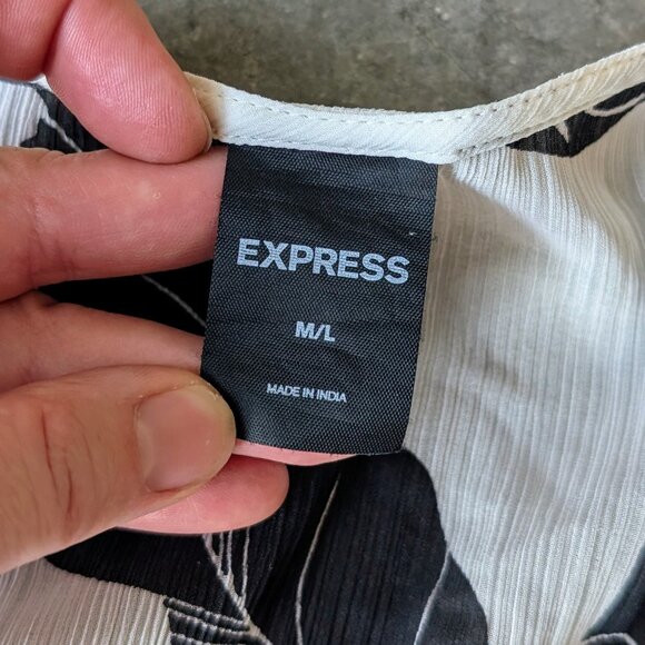 Express White Black Floral Flutter Sleeve Long Duster Kimono size M/L - Picture 6 of 8